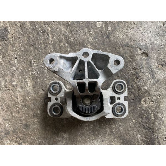 新品未使用　VOLVO純正 エンジンマウント 31401307 新品未使用 VOLVO純正 エンジンマウント 31401307 - メルカリ